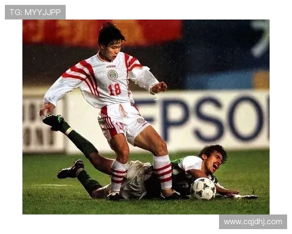 回望98世界杯沙特队的荣耀与挑战之路在法兰西赛场上的拼搏记忆 回望98世界杯沙特队的荣耀与挑战之路在法兰西赛场上的拼搏记忆